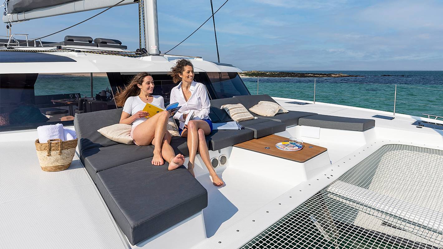 Aura-51-Fountaine-Pajot-Sailing-Catamarans-Interior-22